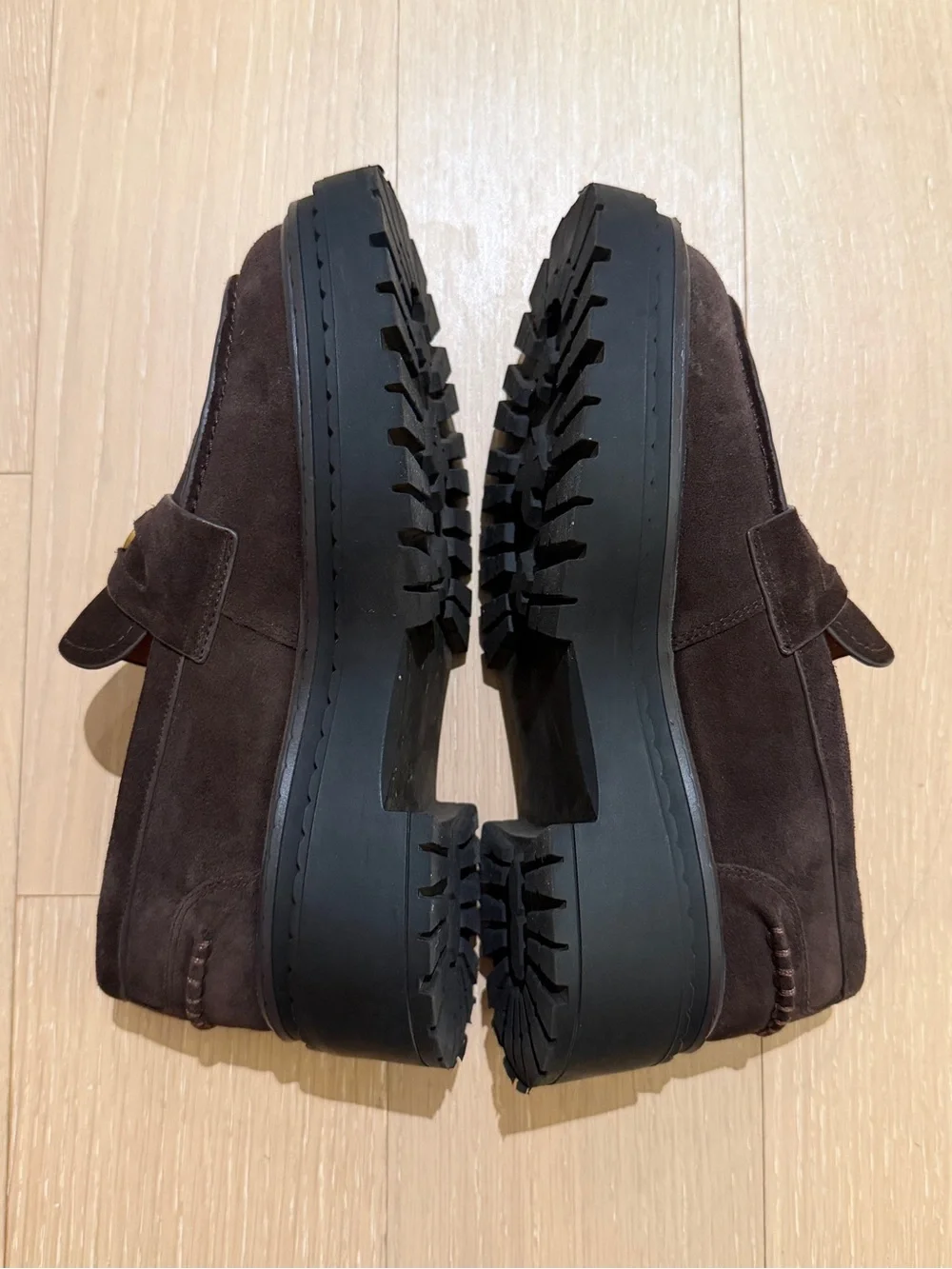 Steve Madden brown suede loafers in size 6.5